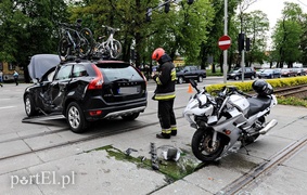 Motocykl zderzył się z volvo