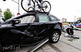 Motocykl zderzył się z volvo