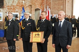 Święty Florian przyniósł strażakom awanse i odznaczenia