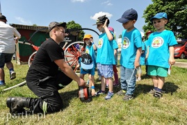 Pokazy, atrakcje i mundury
