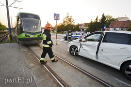 Zderzenie mercedesa z tramwajem