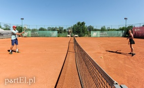 Alicja testuje SportEl.pl: jak zdrowo uderzyć w piłeczkę?