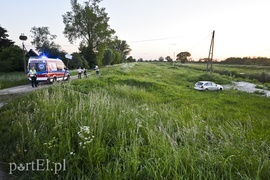 Na zakręcie pojechała… prosto