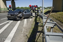 Groźna kolizja nissana z ciężarówką na S7