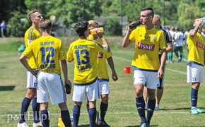 Napastnik pilnie poszukiwany Napastnik pilnie poszukiwany