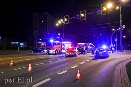 Zderzenie dwóch volkswagenów, trzy osoby w szpitalu