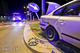 Zderzenie dwóch volkswagenów, trzy osoby w szpitalu