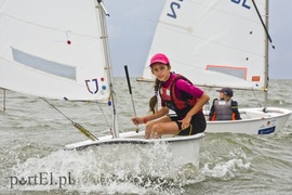 Woda to ich żywioł, teraz są na fali