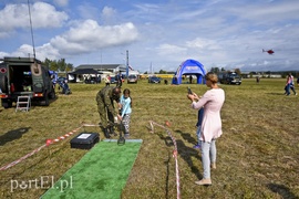 Atrakcje na ziemi i w powietrzu, czyli festyn na lotnisku