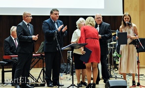 Z wiatrem po nagrodę imienia doktor Oli