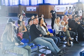 Lewy prosty w hali MOS-u