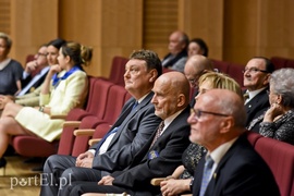 Być to znaczy dawać