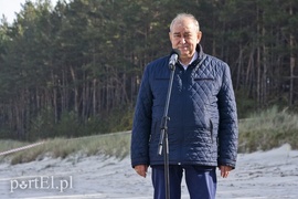 Jak prezes PiS na Mierzei kopał