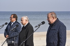 Jak prezes PiS na Mierzei kopał