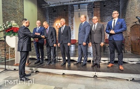 Mniej polityki, więcej współpracy