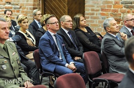 Mniej polityki, więcej współpracy