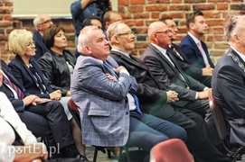 Mniej polityki, więcej współpracy