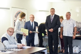 Krew na litry, grosze na kilogramy