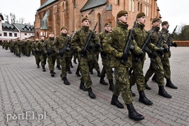 Ochotnicy stali się żołnierzami