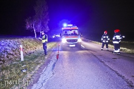 Potrącenie na ciemnej drodze. Pieszy nie miał odblasków