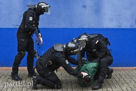 Bezpieczeństwo po obu stronach muru