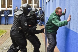Bezpieczeństwo po obu stronach muru