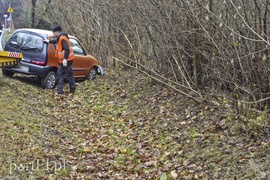 Fiat na boku, kierowca zasłabł