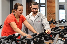 Ćwiczenia i zabiegi pomogą jej w walce z bólem