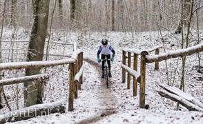 Kolarskie zmagania w błocie i śniegu