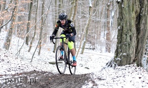 Kolarskie zmagania w błocie i śniegu