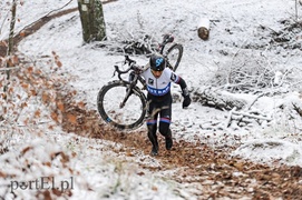 Kolarskie zmagania w błocie i śniegu