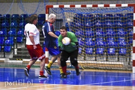 Starsi panowie nadal w grze