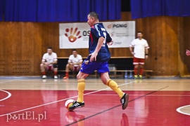 Starsi panowie nadal w grze