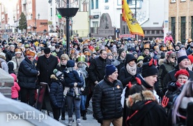 Trzej królowie jadą, złoto, mirrę kładą