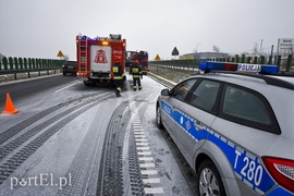 Dachowanie na zaśnieżonej siódemce