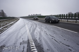 Dachowanie na zaśnieżonej siódemce