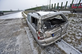 Dachowanie na zaśnieżonej siódemce