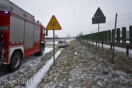 Dachowanie na zaśnieżonej siódemce