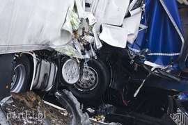 Wypadek ciężarówek na S7. Uwaga na utrudnienia