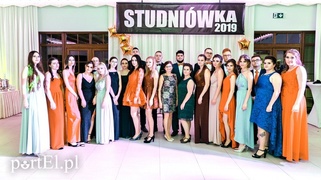Studniówka ZSG: Przed zabawą chwila ciszy