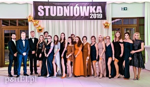 Studniówka ZSG: Przed zabawą chwila ciszy