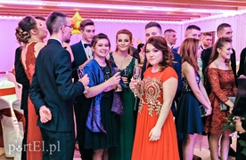 Studniówka ZSG: Przed zabawą chwila ciszy
