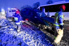 Wpadł w poślizg i wjechał do rowu