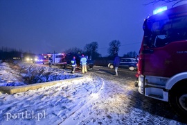 Wpadł w poślizg i wjechał do rowu