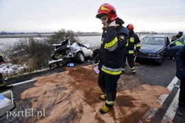 Wypadek na drodze nr 22. Uwaga, tu jest ślisko!