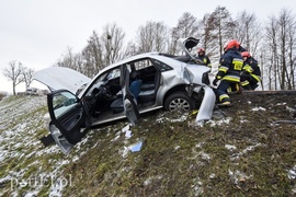 Wypadek na drodze nr 22. Uwaga, tu jest ślisko!