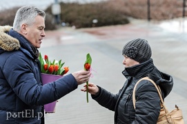 Uśmiech za kwiatka, czyli jak portEl Dzień Kobiet świętował