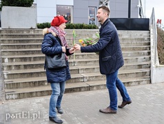 Uśmiech za kwiatka, czyli jak portEl Dzień Kobiet świętował