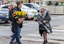 Uśmiech za kwiatka, czyli jak portEl Dzień Kobiet świętował