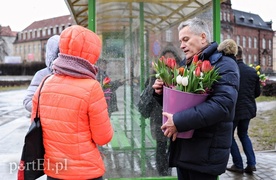 Uśmiech za kwiatka, czyli jak portEl Dzień Kobiet świętował